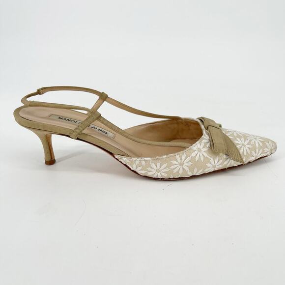 Manolo Blahnik Cream Tan Floral Embroidered Bow Pointed Toe Slingback Heel IT 37 - Picture 3 of 12